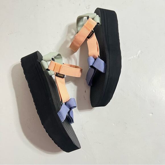 TEVA Flatform Universal Sandals - Sherbet Size 9 - Picture 10 of 14